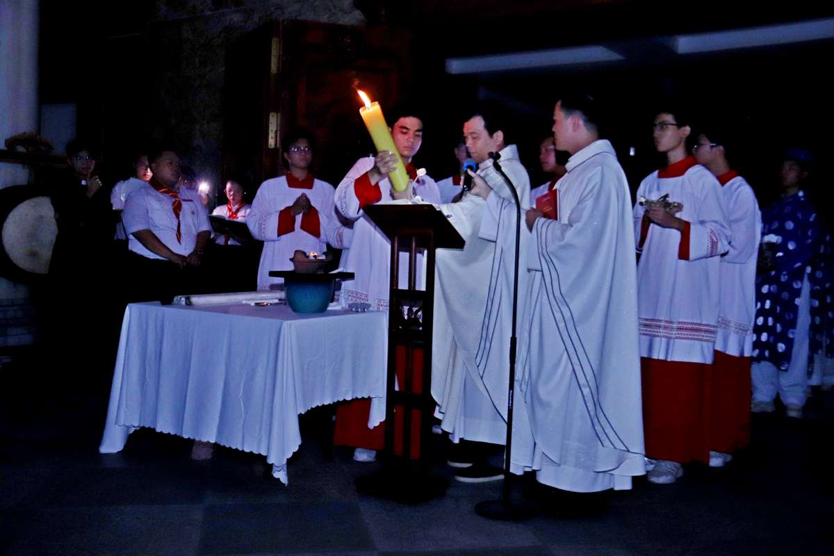 Giáo xứ Bùi Phát: Thánh lễ Vọng Phục Sinh 2026