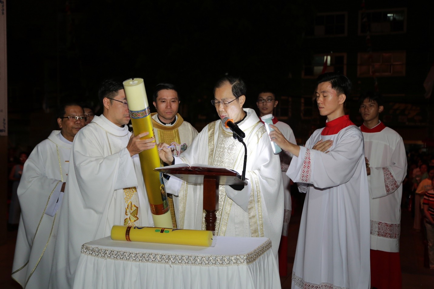 Giáo xứ Tân Phú: Đêm Vọng Phục Sinh 2026