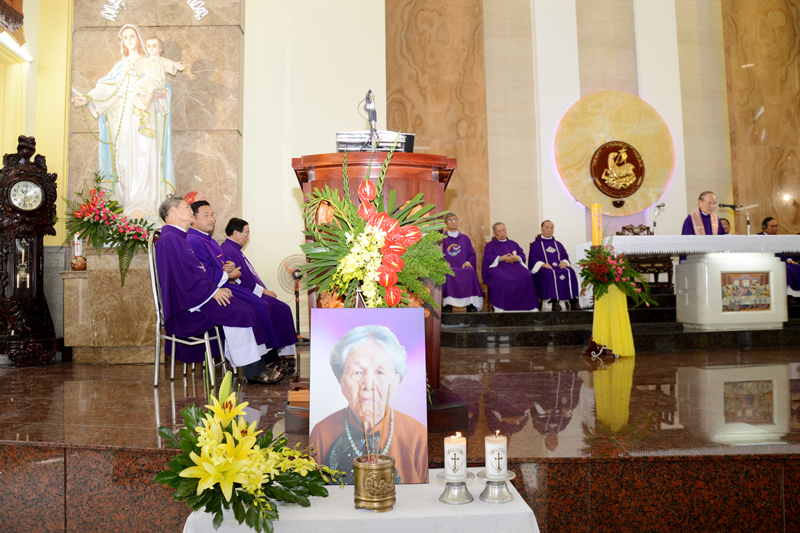 Giáo xứ Tân Thành: Thánh lễ cầu nguyện cho Bà cố Maria ngày 06-06-2020