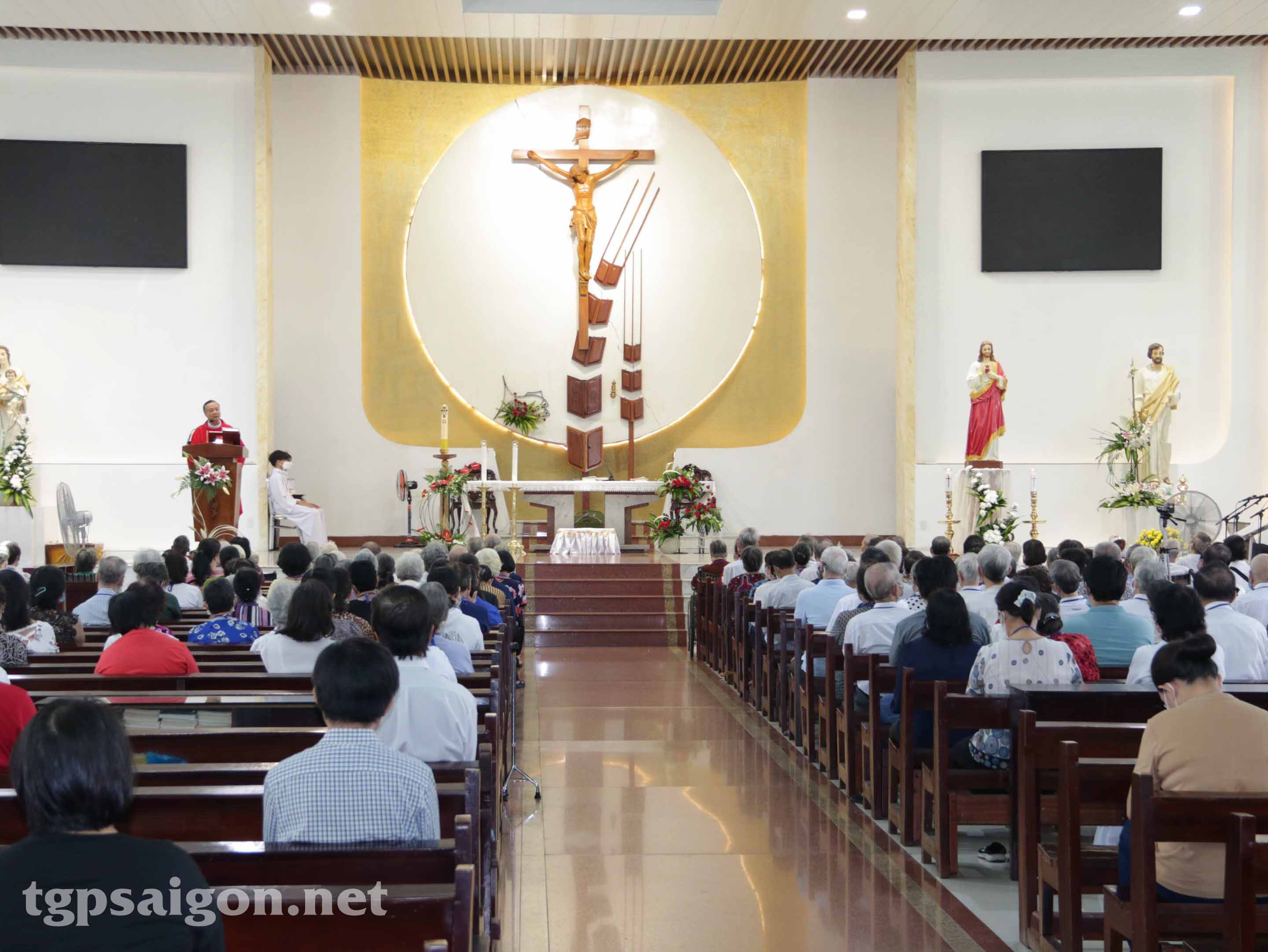 Giáo xứ Tân Việt: Thánh lễ cầu cho các bệnh nhân 5-6-2022