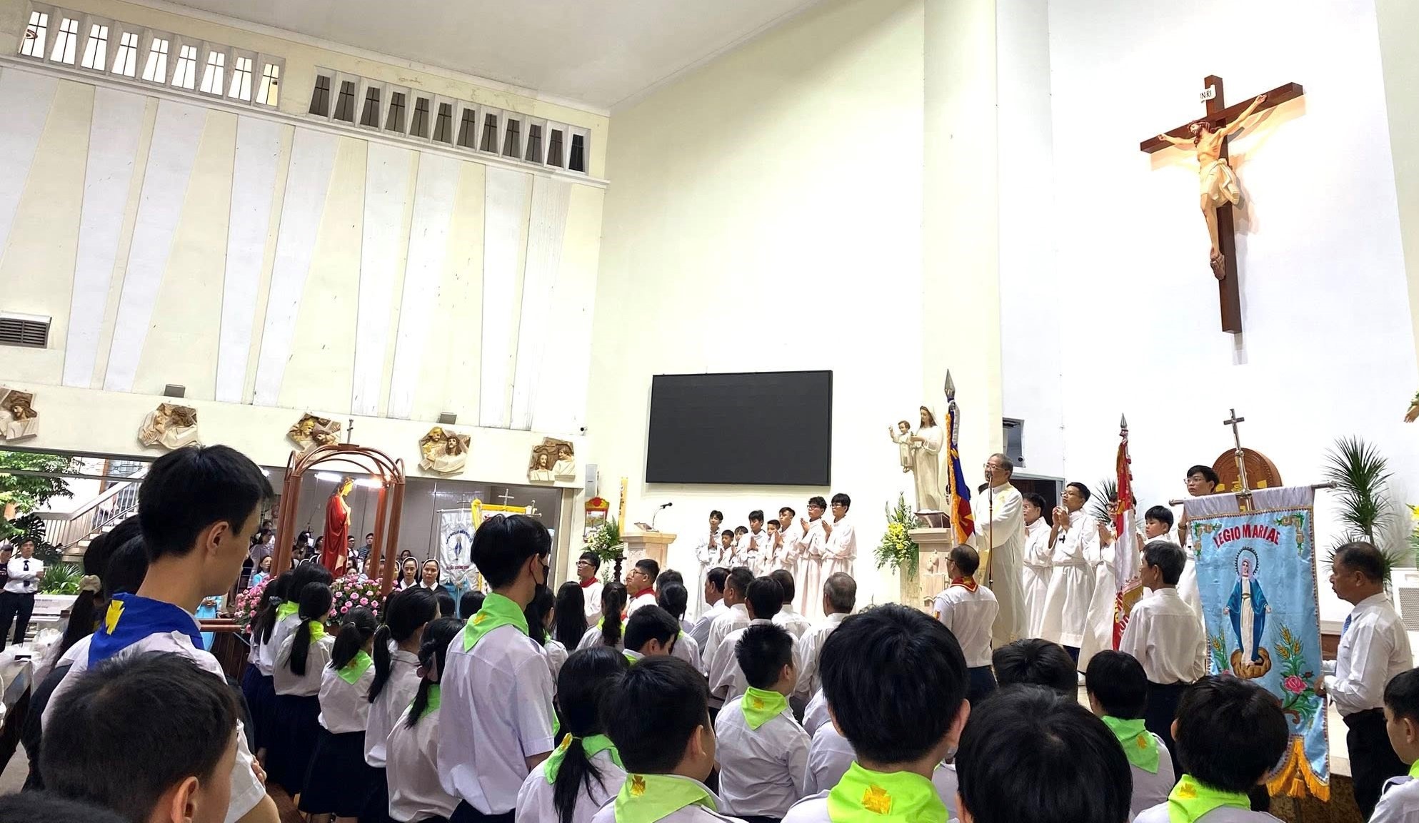 Tôn vinh Thánh Tâm Chúa Giêsu và ước mong hạnh phúc lên trời với Chúa