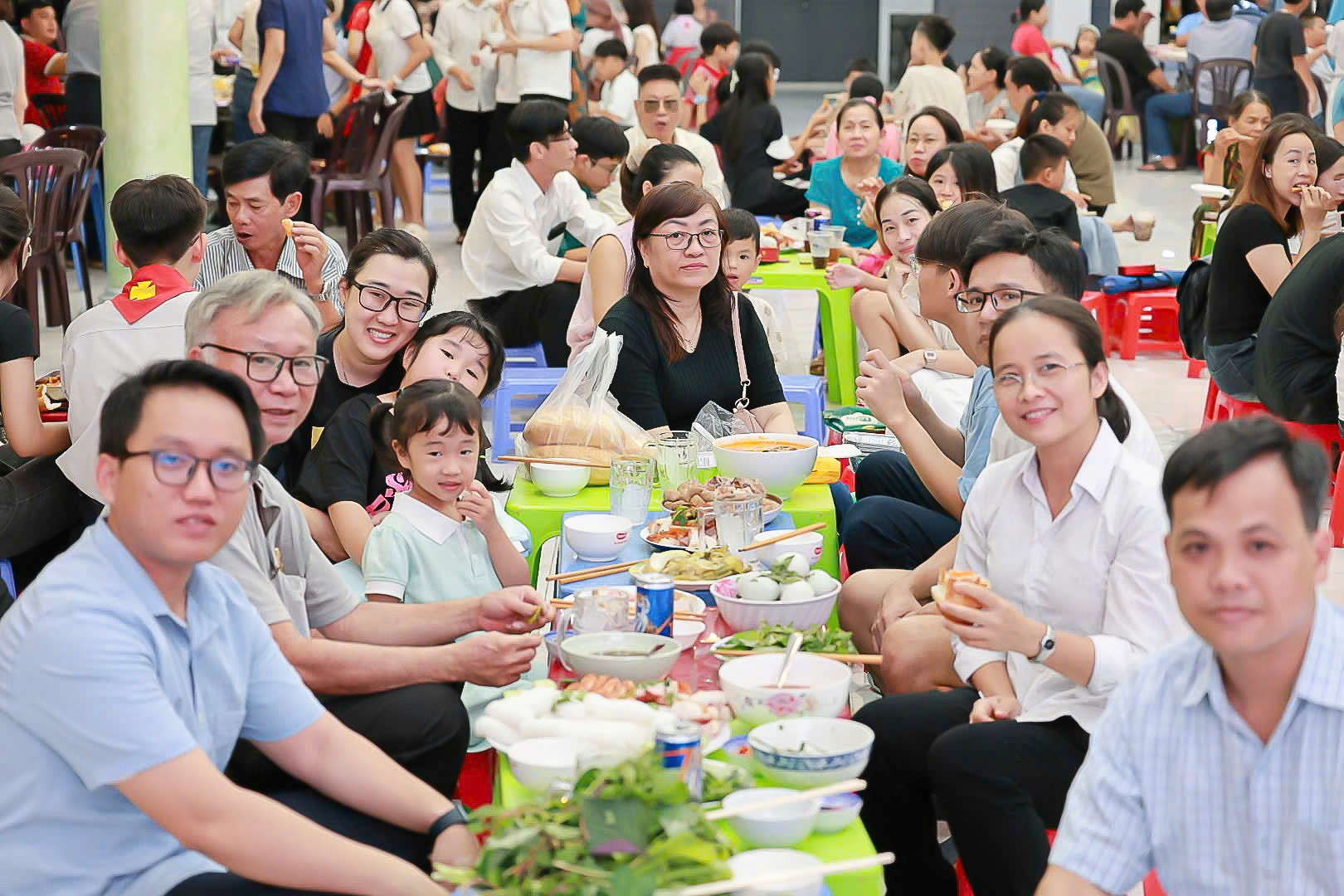 Họ đạo Gò Vấp: Bữa cơm chung hiệp thông và gắn kết