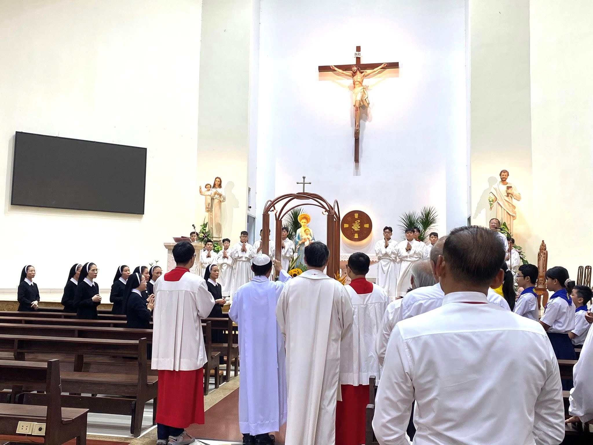 Tôn vinh Mẹ Maria, Mẹ của niềm hy vọng