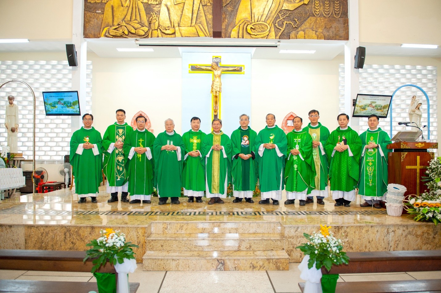 Giáo xứ An Bình đón vị mục tử mới trong tình hiệp nhất Hoa - Việt