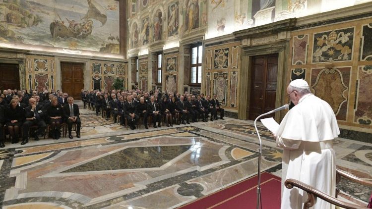Đức Thánh Cha tiếp các thành viên Quỹ Công chứng quốc gia của Ý