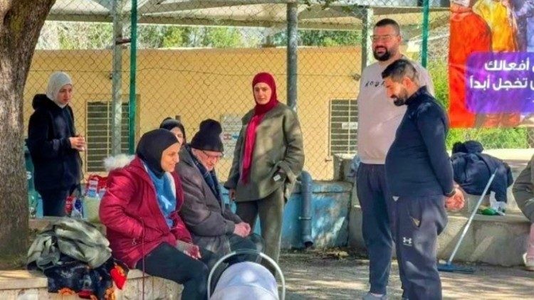 Các tu sĩ Salêdiêng mở nơi trú ẩn cho các gia đình chạy trốn bom đạn tại Liban