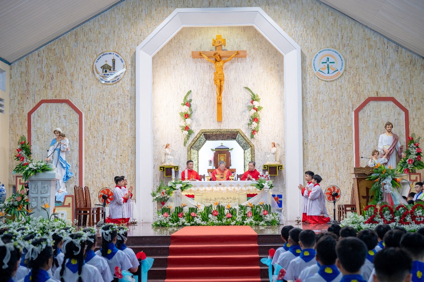 Giáo xứ Bình Phước: Hồng ân Chúa Thánh Thần