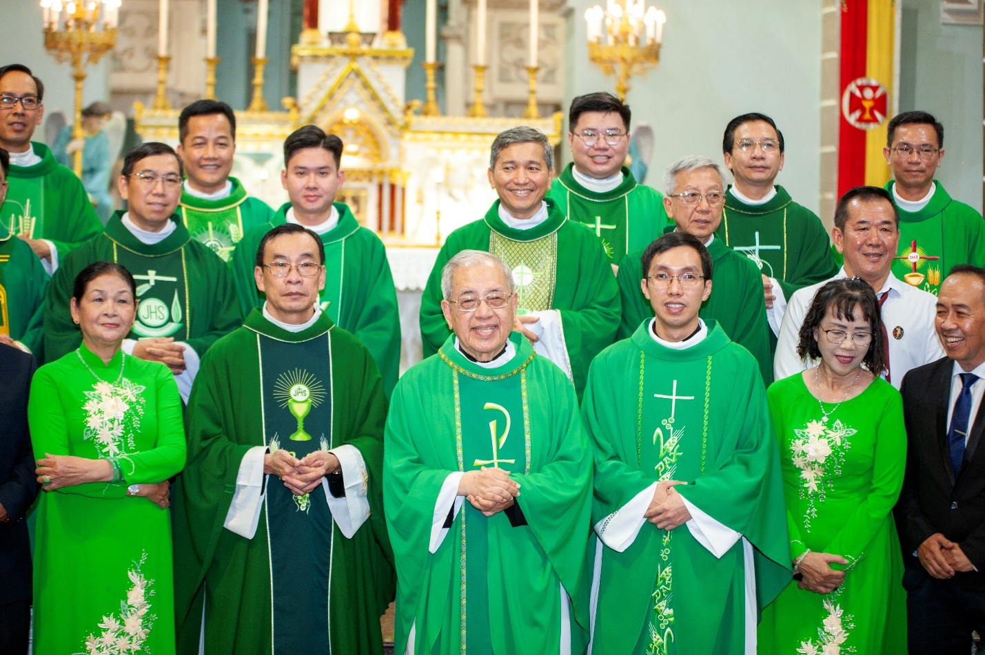 Thánh lễ nhậm chức tân chánh xứ Chợ Đũi của linh mục Phêrô Nguyễn Thanh Tùng