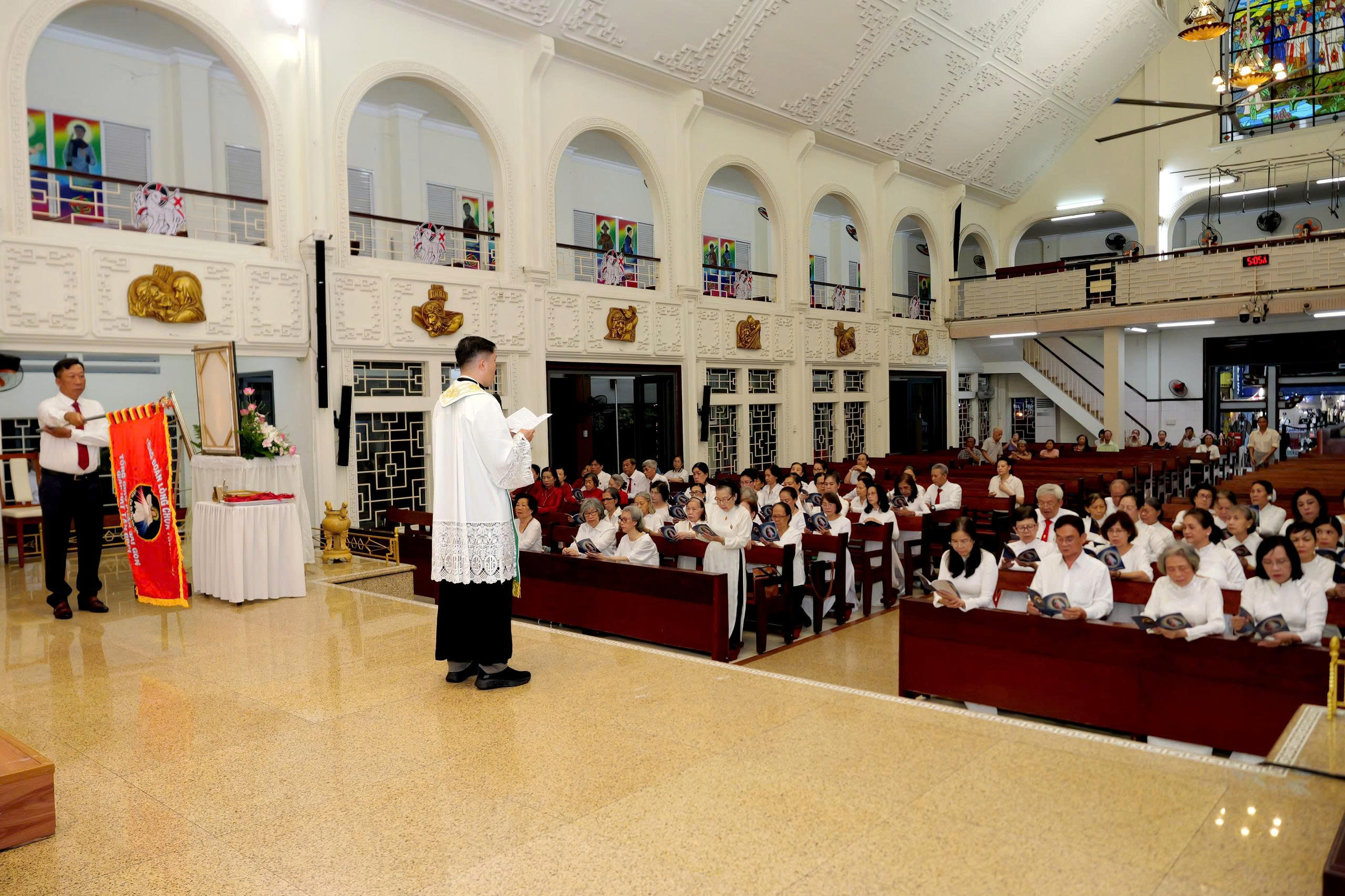 Giáo xứ Vườn Xoài: Thánh lễ tuyên hứa, mừng bổn mạng Cộng đoàn Lòng Chúa Thương Xót