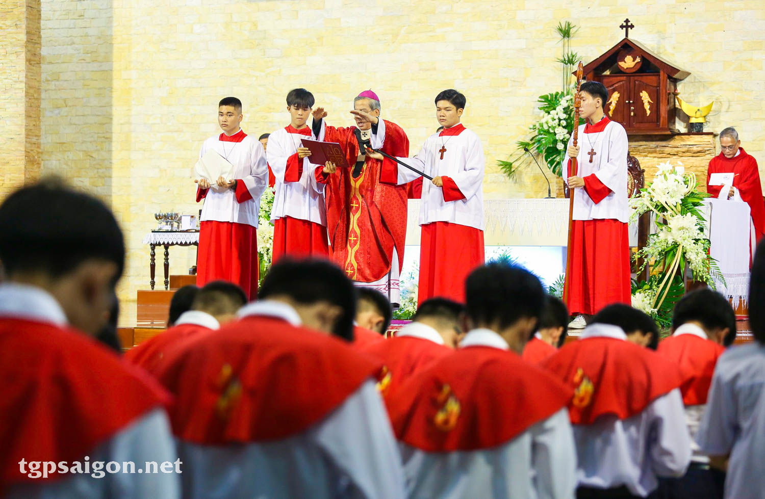 Giáo xứ Đồng Tiến: Đức Tổng Giám mục Giuse Nguyễn Năng về ban bí tích Thêm sức ngày 5-11-2022