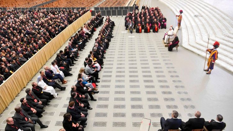 Bài nói chuyện của Đức Thánh Cha tại Hội nghị quốc tế về thường huấn cho các linh mục