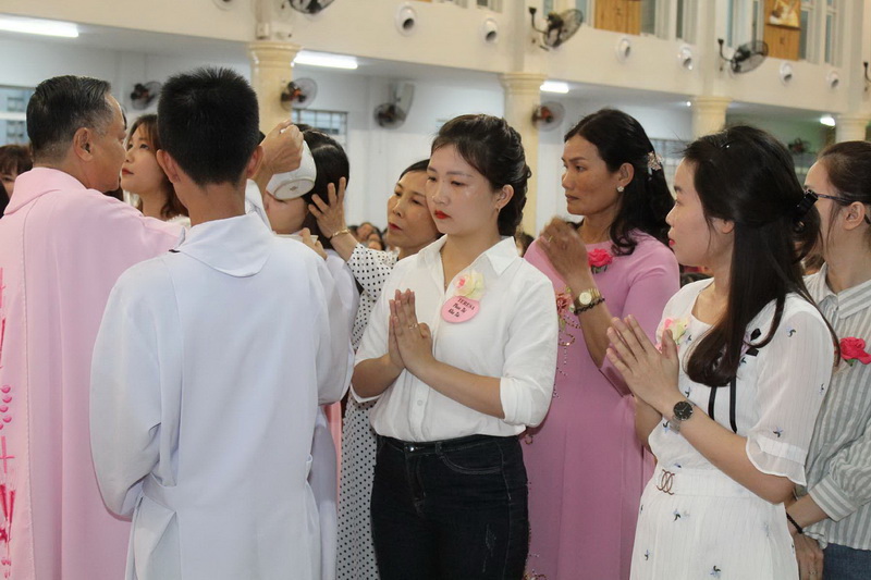 Giáo xứ Tân Việt:  Thánh Lễ ban bí tích Rửa tội