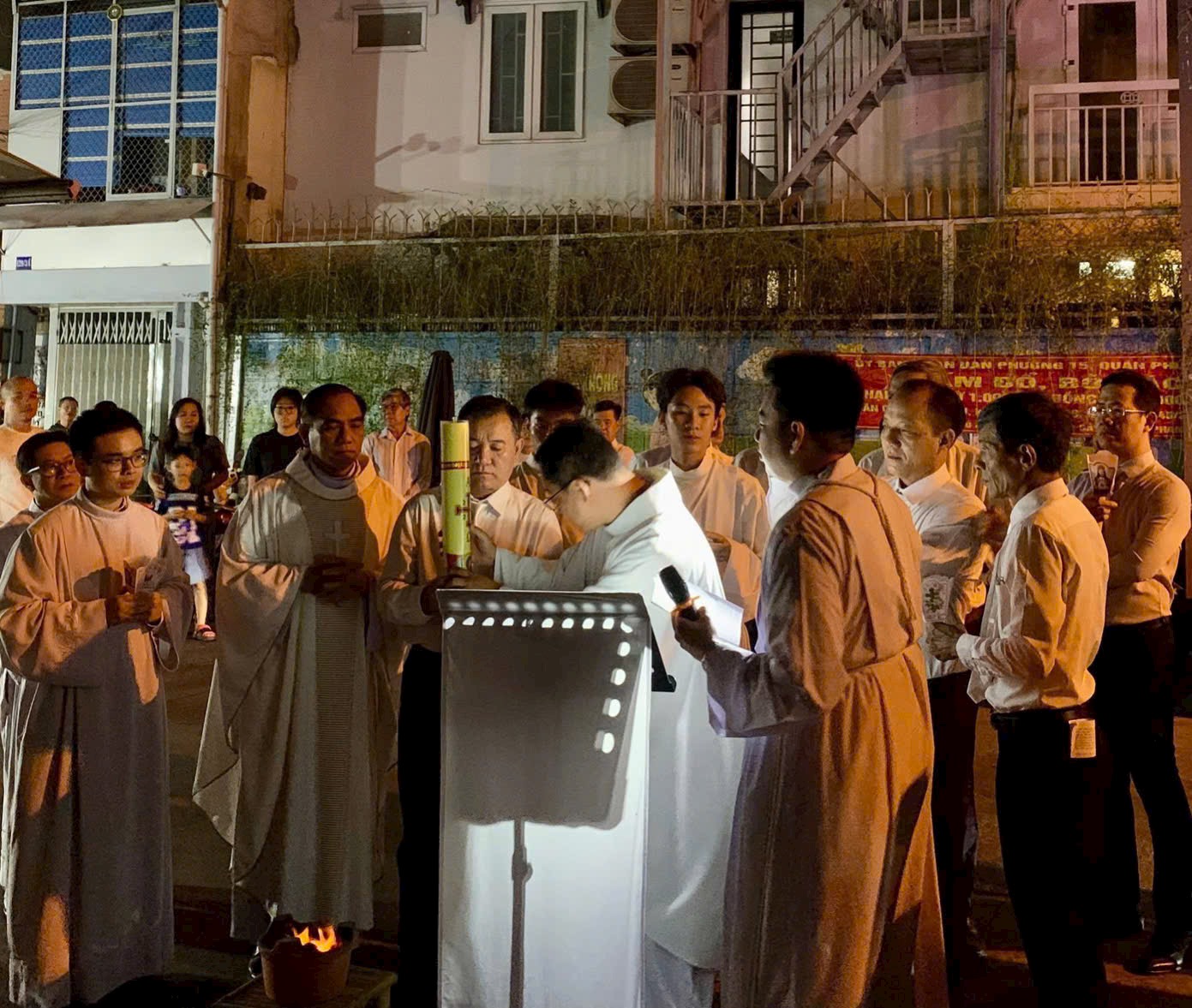 Giáo xứ Phú Quý: Thánh lễ Vọng Phục Sinh 2026