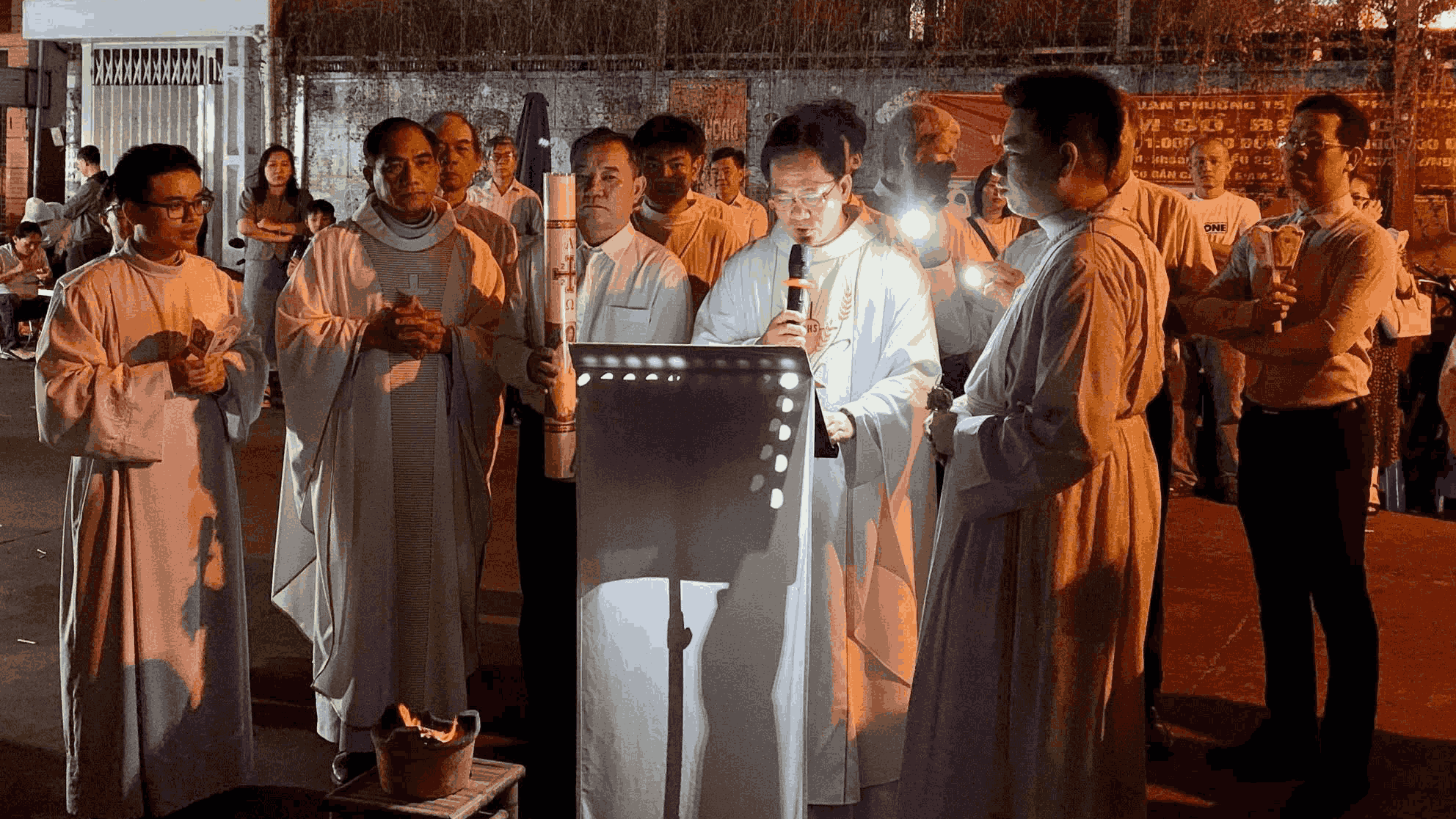 Giáo xứ Phú Quý: Thánh lễ Vọng Phục Sinh 2026