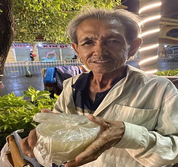 Những bát cháo đêm - trao yêu thương, gieo hy vọng