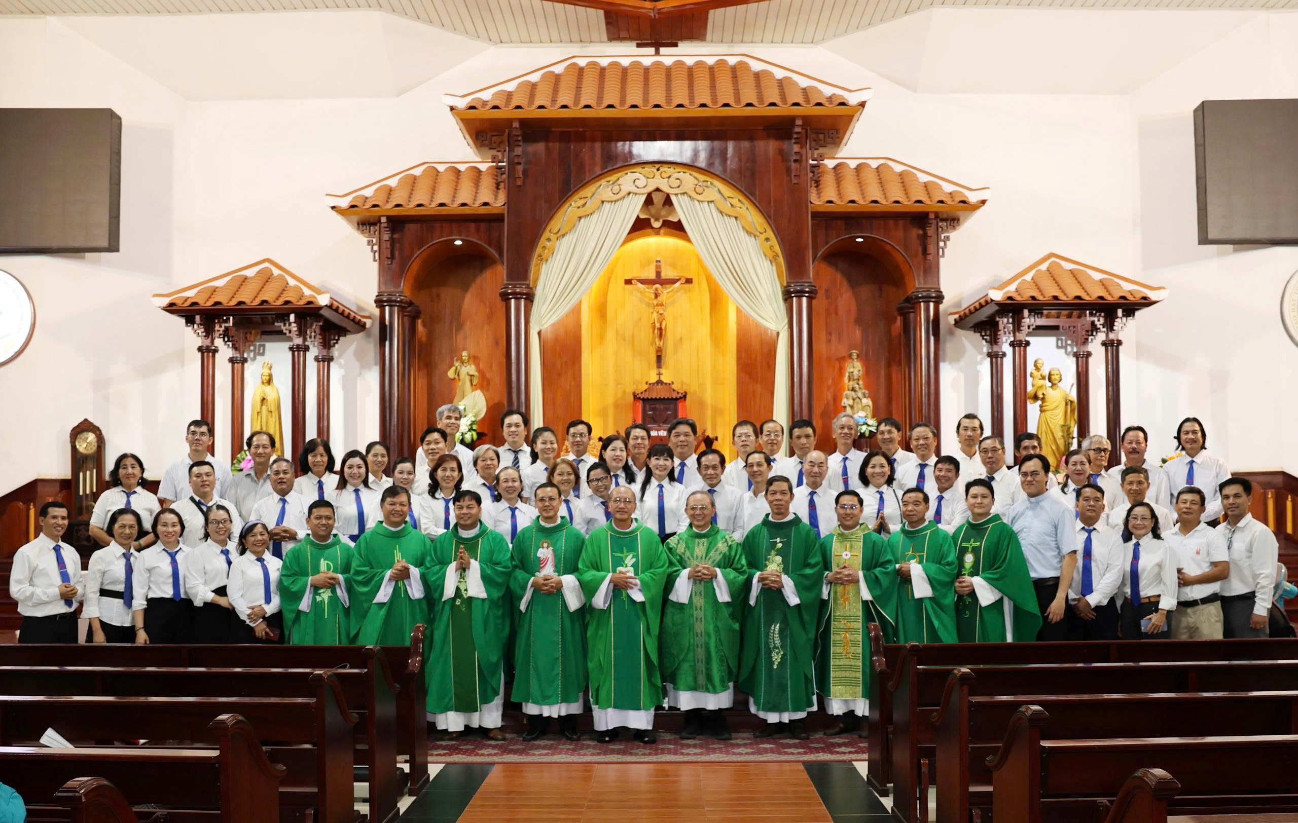 Liên nhóm Mục vụ Truyền thông Gia Đức Thiêm mừng Thánh Bổn mạng Batôlômêô