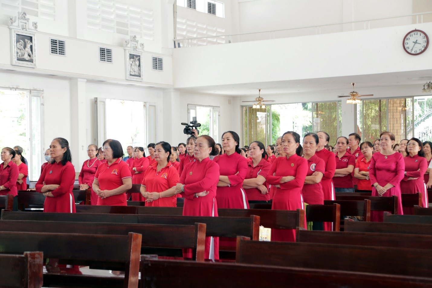Cộng đoàn Lòng Chúa Thương xót giáo hạt Tân Sơn Nhì mừng Bổn mạng