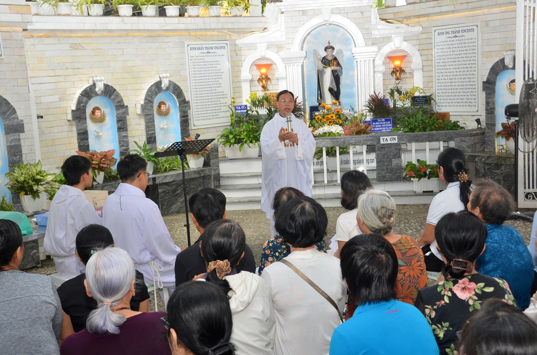 Ngày hành hương cầu nguyện cho các linh hồn tại Đền Thánh Vincente