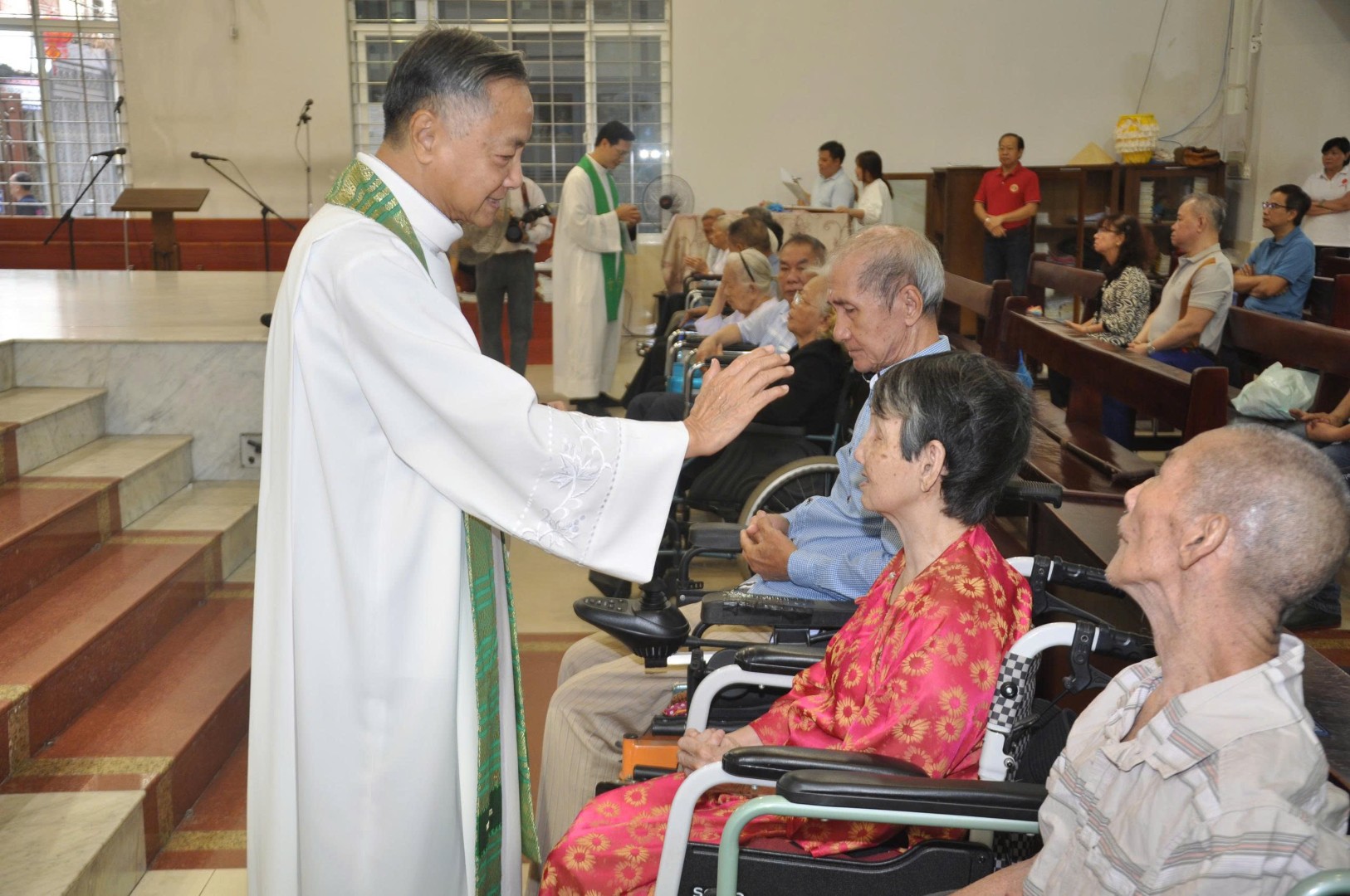 Giáo xứ Tân Việt: Thánh lễ cầu cho các bệnh nhân - ấm áp tình Chúa tình người