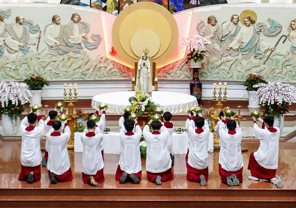 Giáo xứ Tân Phước khai mạc Tháng Hoa kính Đức Mẹ Maria