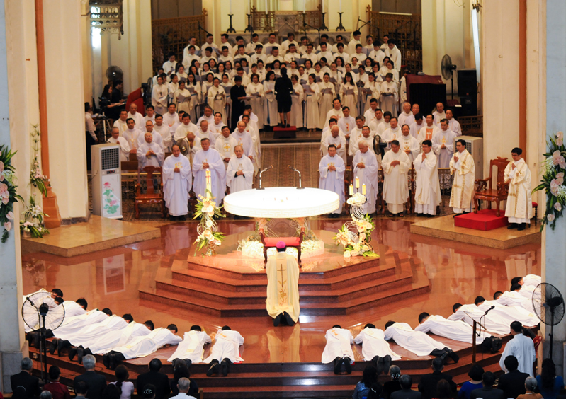 Thánh lễ Truyền chức Linh mục tại TGP Sài Gòn ngày 7.6.2019