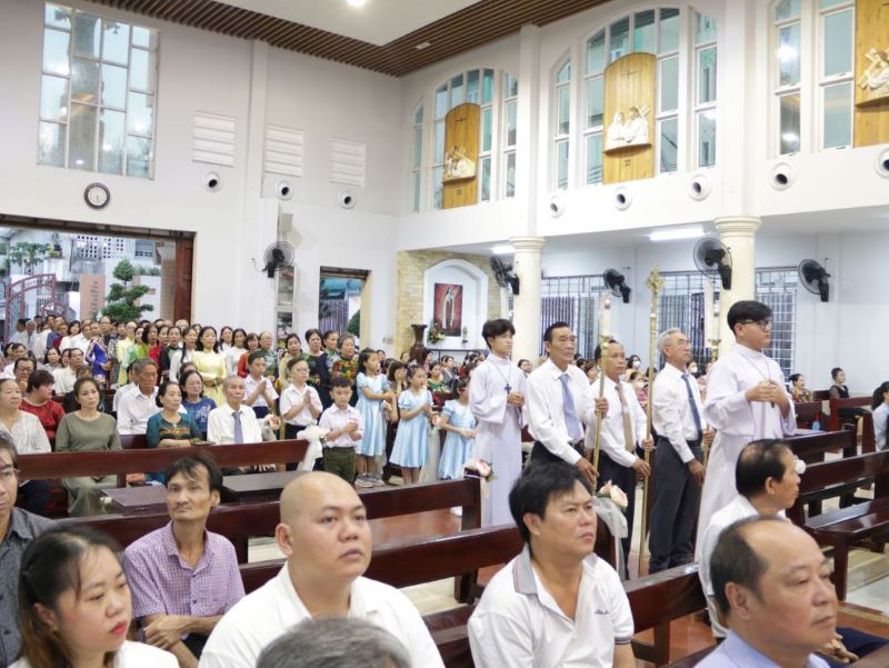 Giáo xứ Tân Việt: Đồng hương Cổ Việt mừng bổn mạng