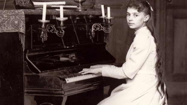 Nếu bạn yêu mến Thánh Têrêsa Hài Đồng Giêsu, bạn sẽ yêu mến cả thánh Elizabeth Ba Ngôi