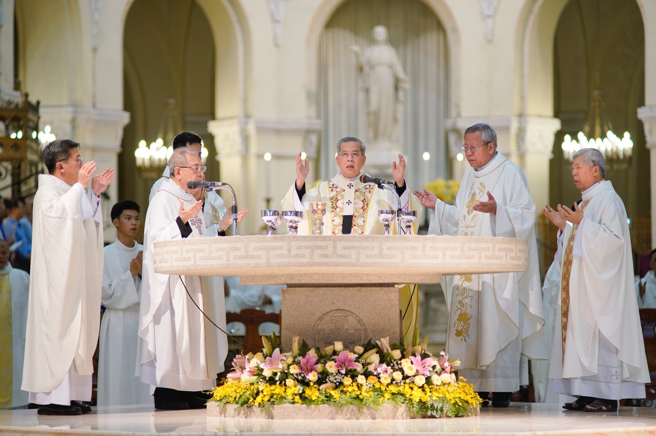 Nhà thờ Đức Bà Sài Gòn: Thánh lễ Giao thừa Xuân Giáp Thìn