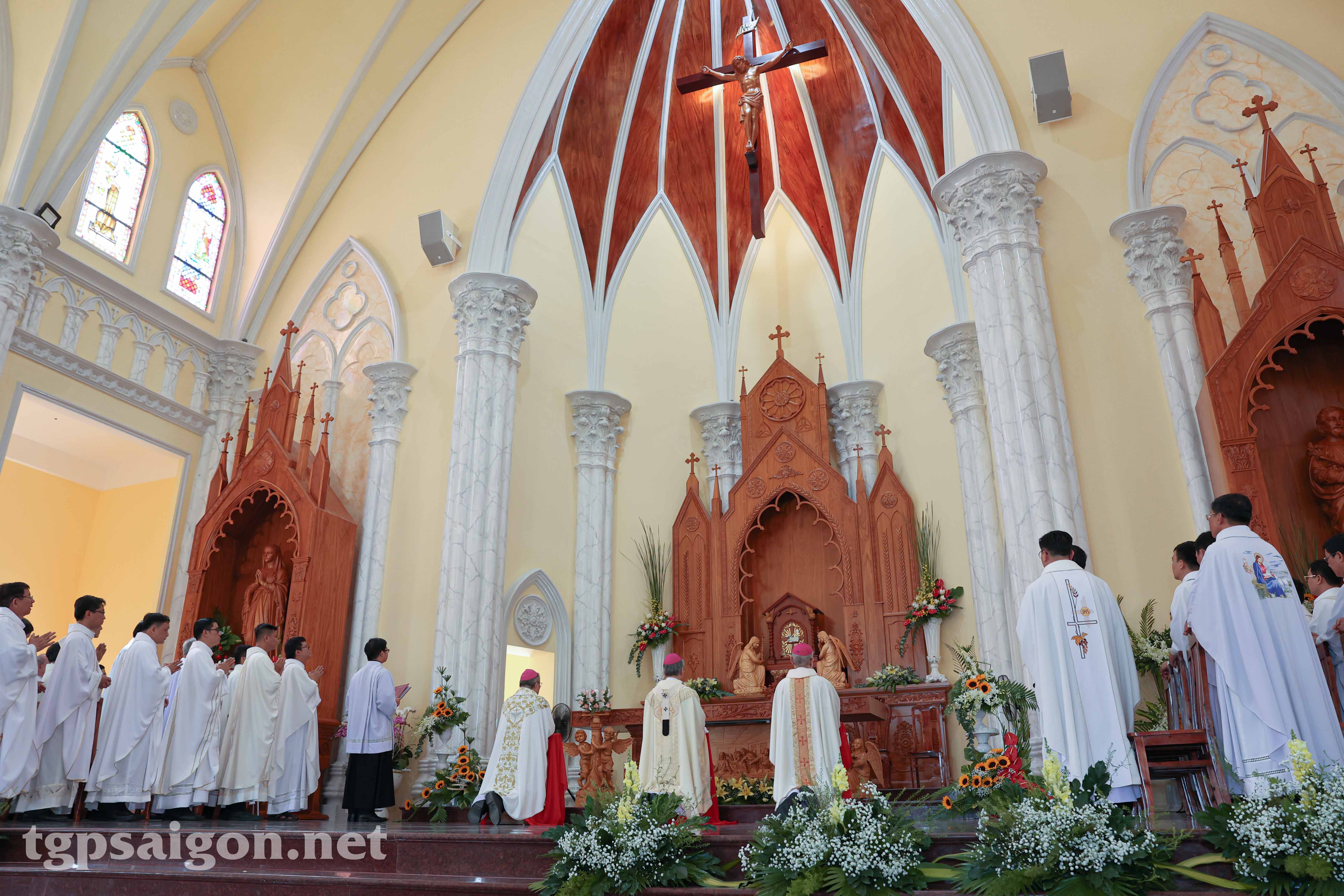 Giáo xứ Bình Thuận: Thánh lễ Khánh thành Nhà thờ & Cung hiến bàn thờ 9-7-2022