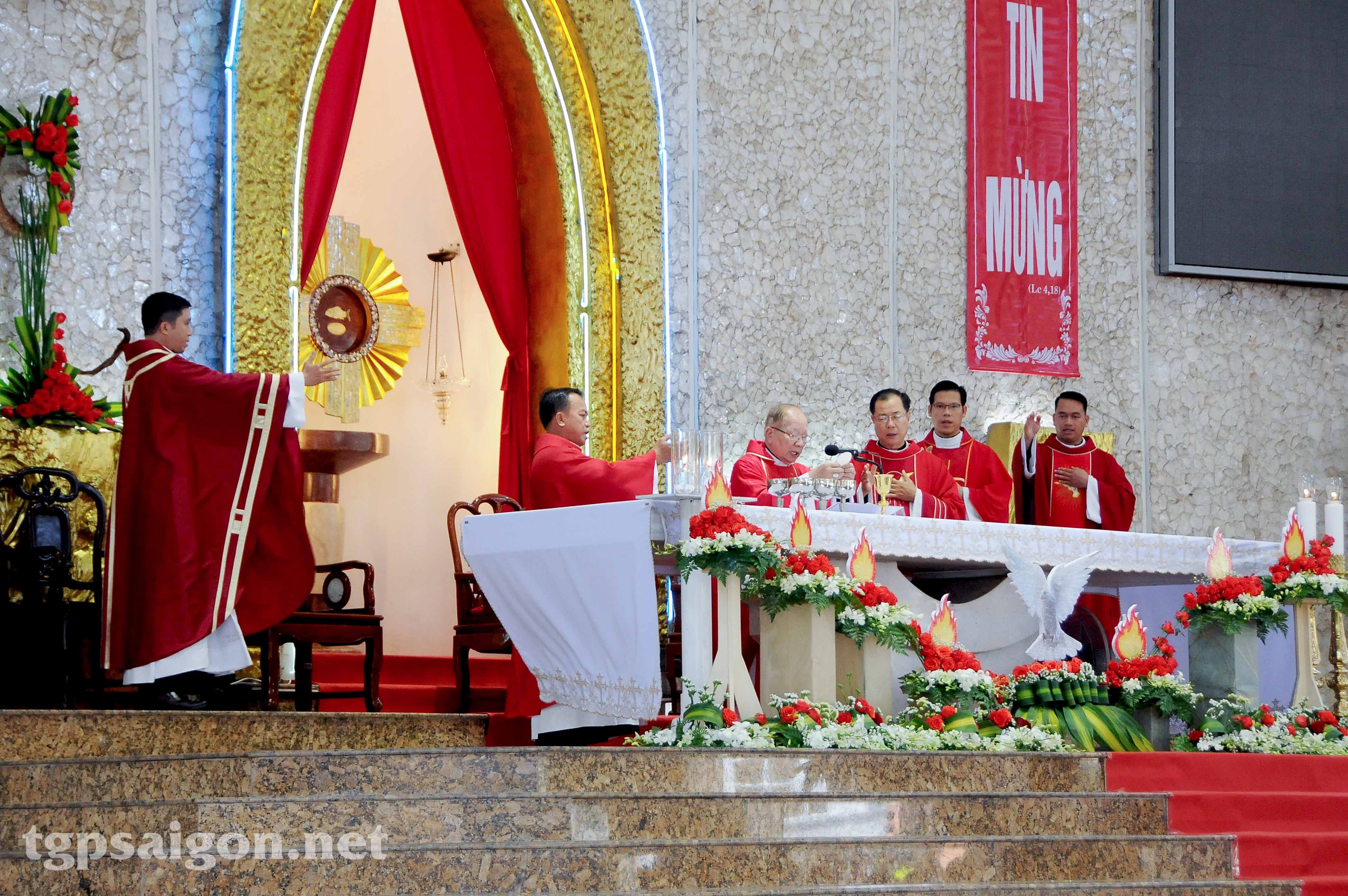 Giáo xứ Tân Phú: Hồng ân Chúa Thánh Thần ngày 10-7-2022