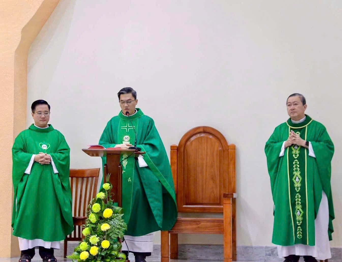 Giáo xứ Phú Hạnh: Thánh lễ Tạ ơn kết thúc sứ vụ của linh mục phó xứ Phêrô Nguyễn Minh Thư