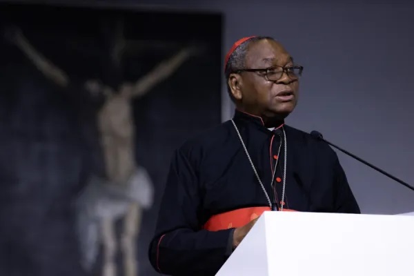 Đại hội Thánh Thể ngày 5: ĐHY Nigeria nói 'Không nên đón nhận Thánh Thể một cách bất xứng'