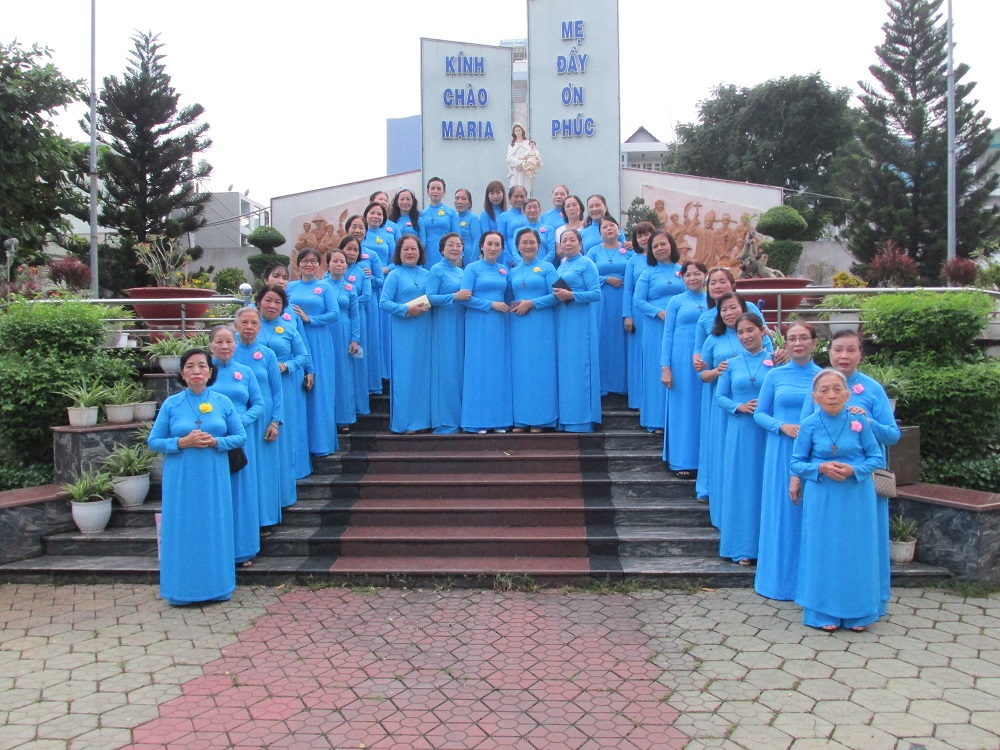 Giáo xứ Tân Phú: Hội Mân Côi Dòng Con Đức Mẹ Vô Nhiễm mừng bổn mạng 2022