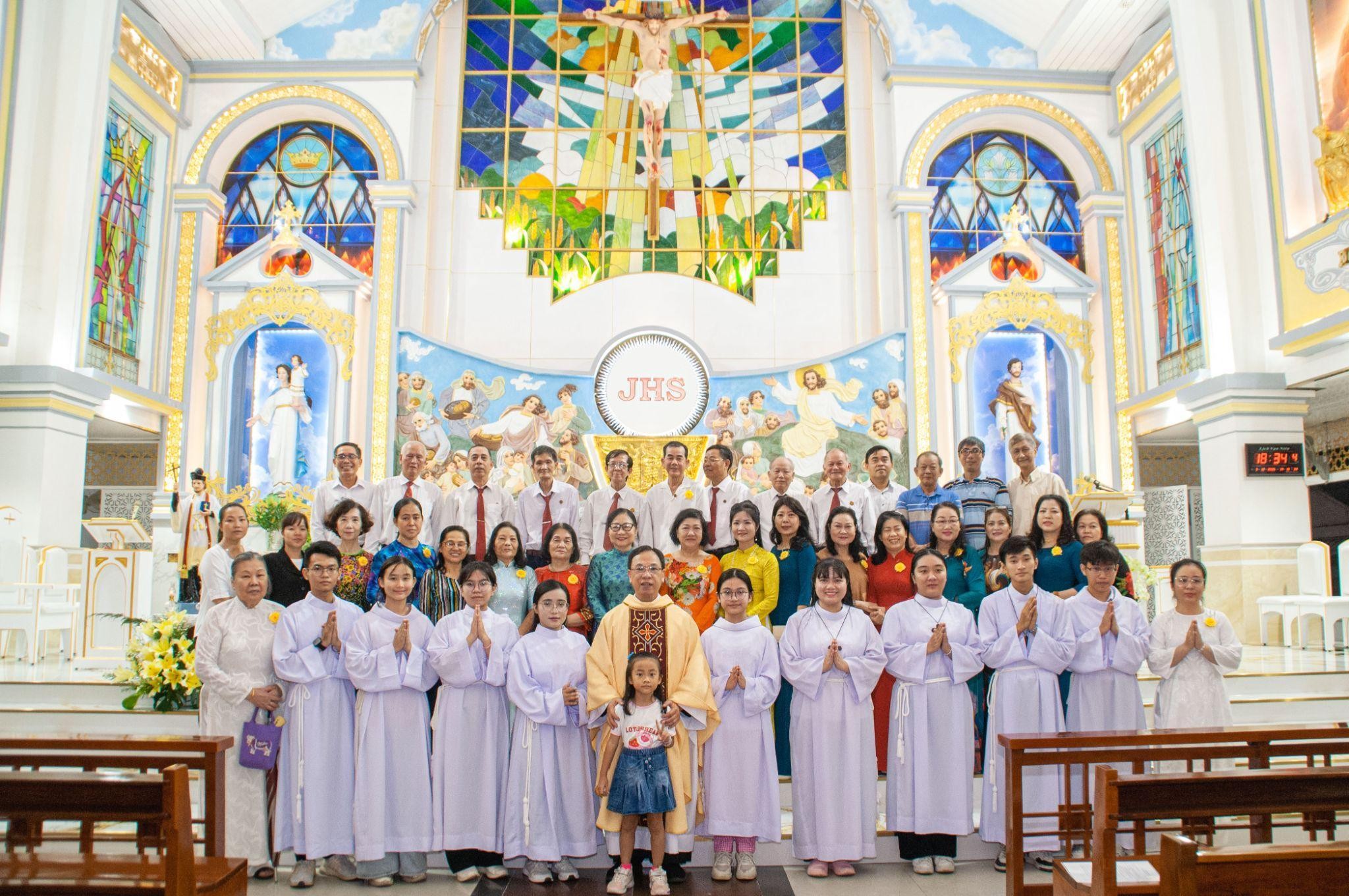 Giáo xứ Thăng Long: Thánh lễ kính Thánh Phanxicô Xaviê, mừng bổn mạng giáo khu