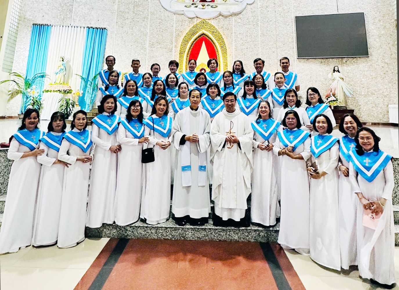 Bổn mạng xứ đoàn và ca đoàn Hiệp Hội Thánh Mẫu giáo xứ Tân Phú
