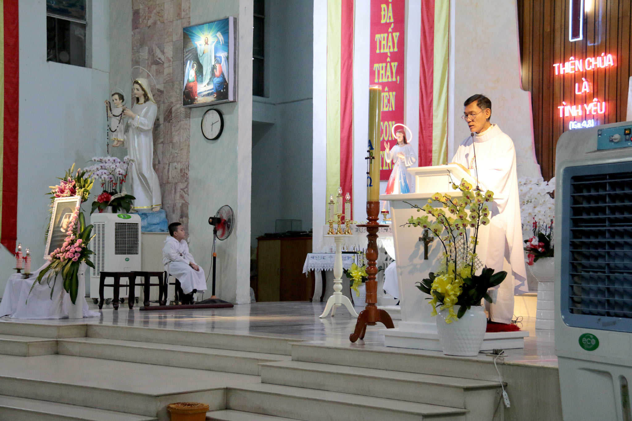 Giáo xứ Tân Trang: Lễ Lòng Chúa Thương Xót 2021