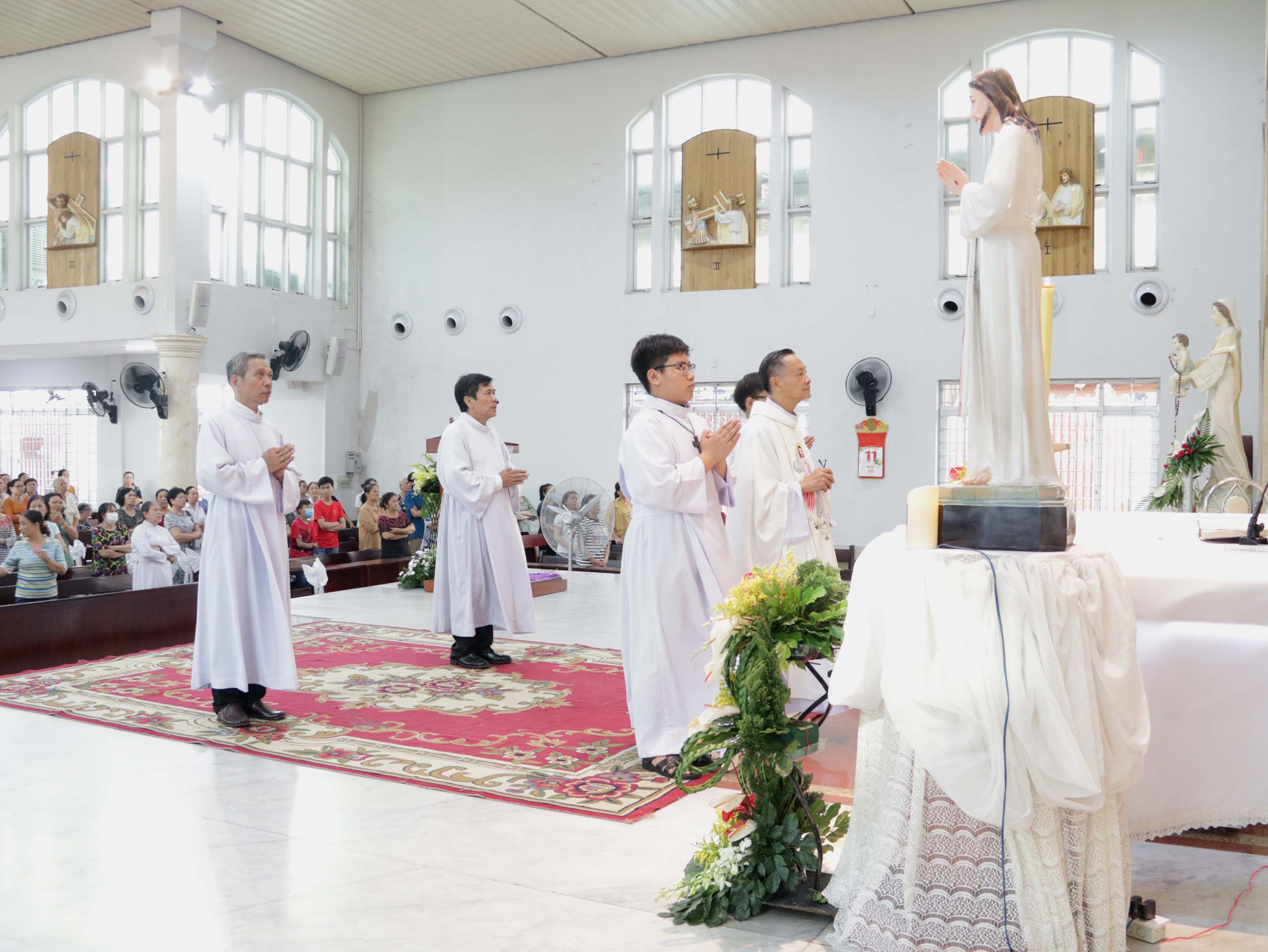 Giáo xứ Tân Việt: Đại lễ Lòng Thương Xót Chúa 2021