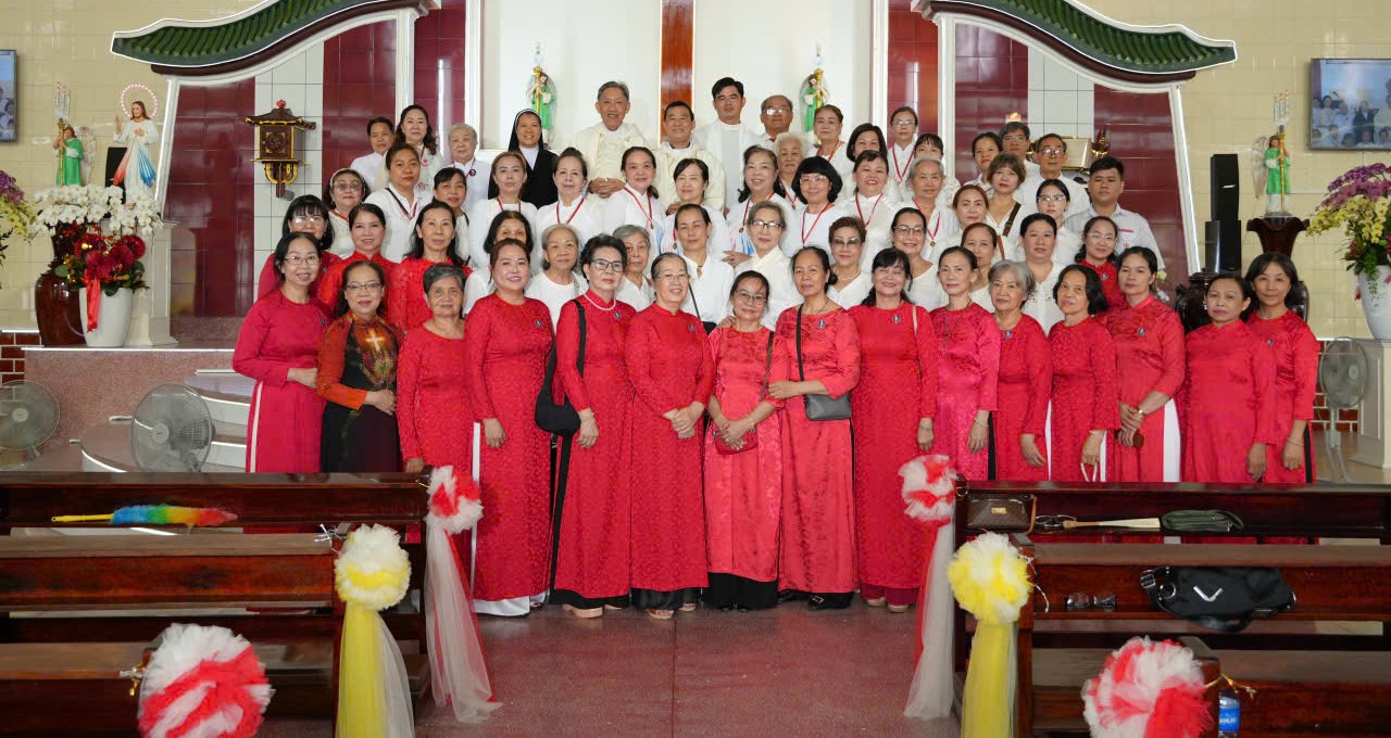 Giáo xứ Vĩnh Hội: Thánh lễ kính Lòng Chúa Thương Xót - Hiệp thông yêu thương