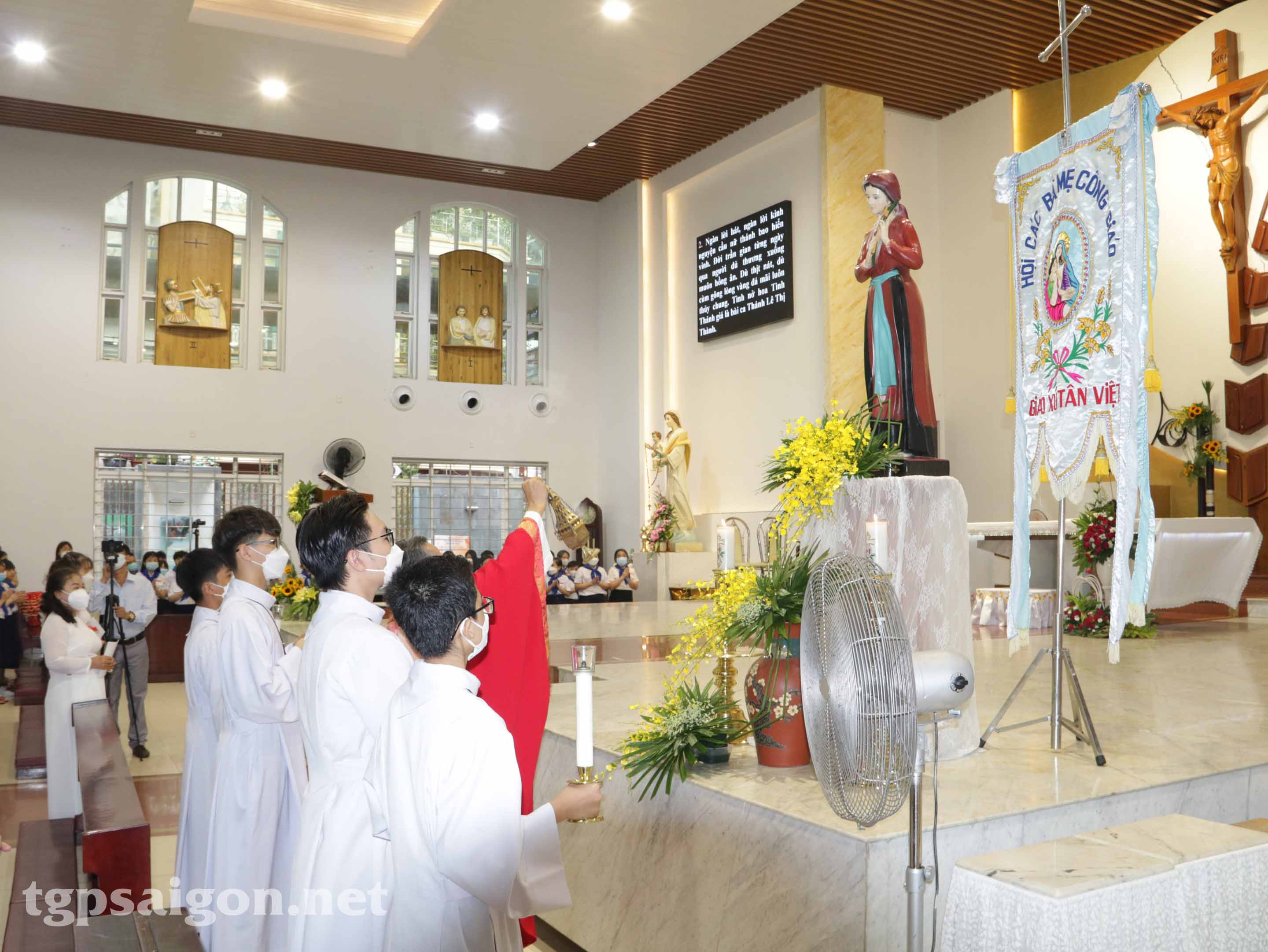 Giáo xứ Tân Việt: Bổn mạng Hội Các Bà Mẹ Công Giáo 11-7-2022