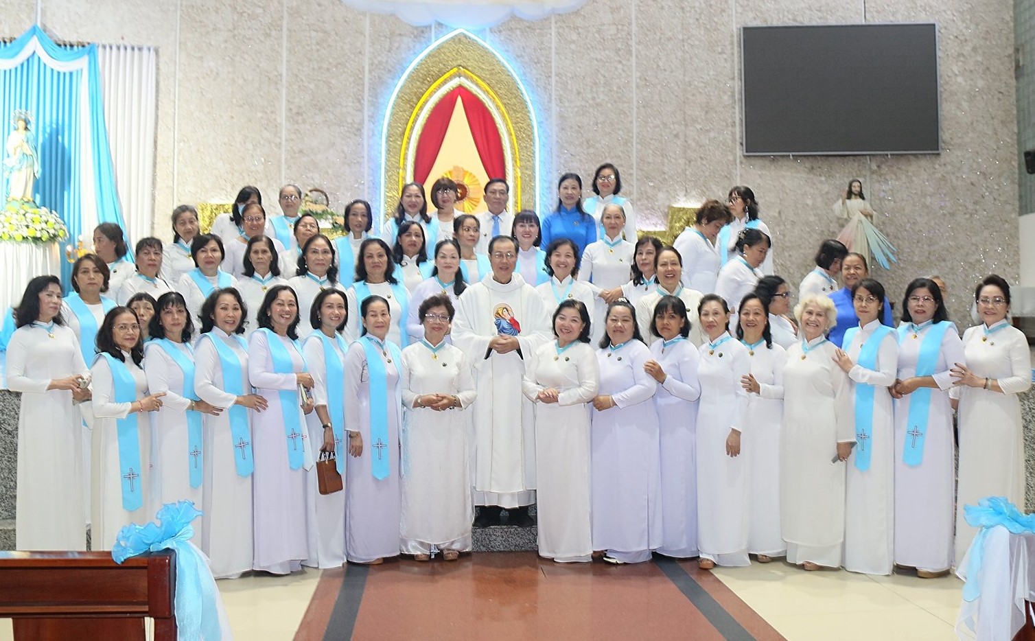 Giáo  xứ  Tân  Phú: Hiệp  Hội  Thánh  Mẫu  mừng bổn  mạng