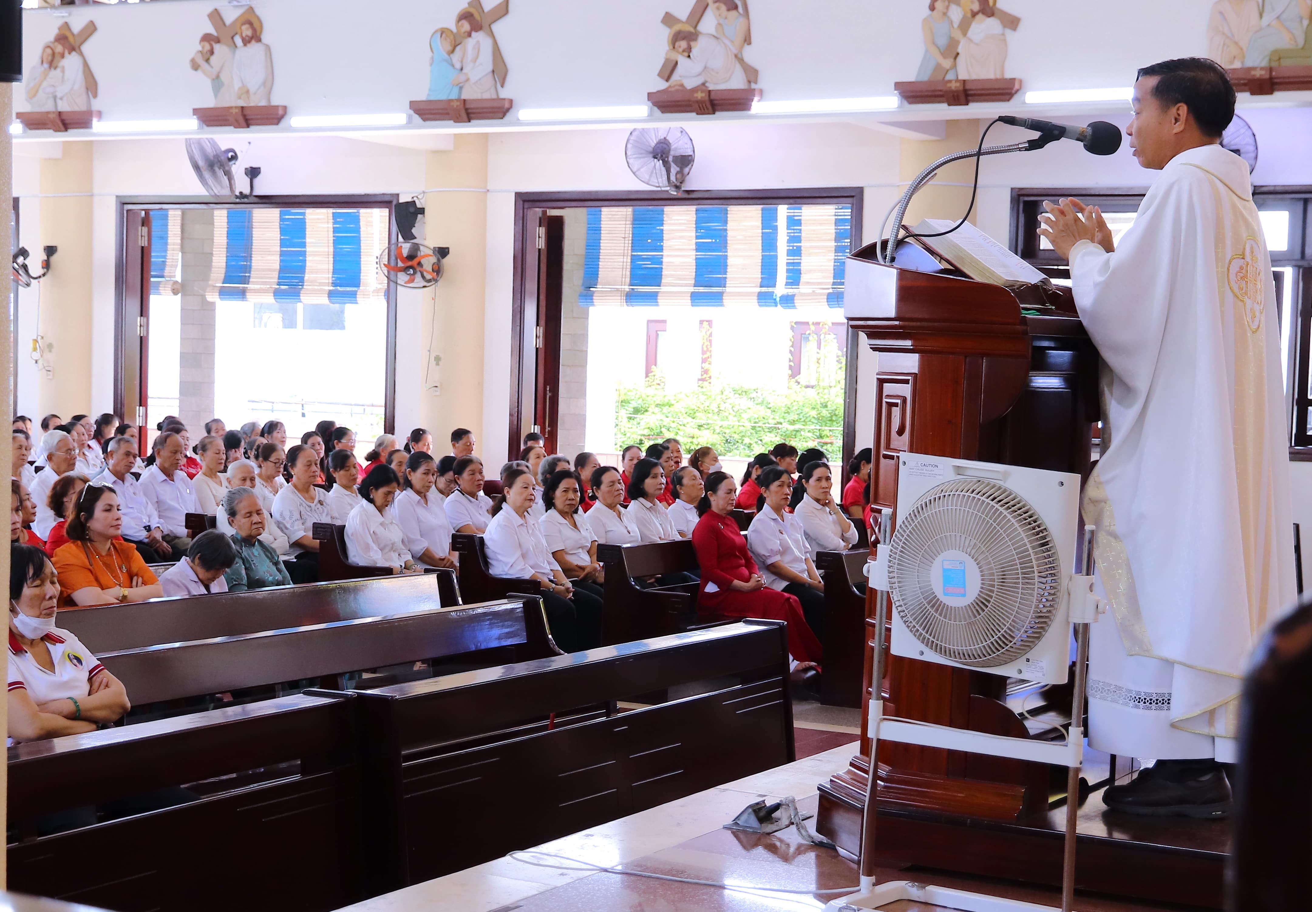 Cộng đoàn Lòng Chúa Thương Xót Giáo Hạt Hóc Môn - Thánh lễ Tất Niên