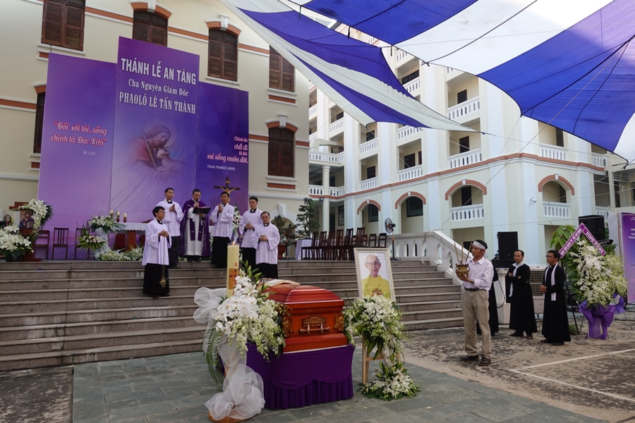 Thánh lễ an táng cha Phaolô Lê Tấn Thành – nguyên Giám đốc ĐCV Thánh Giuse Sài Gòn