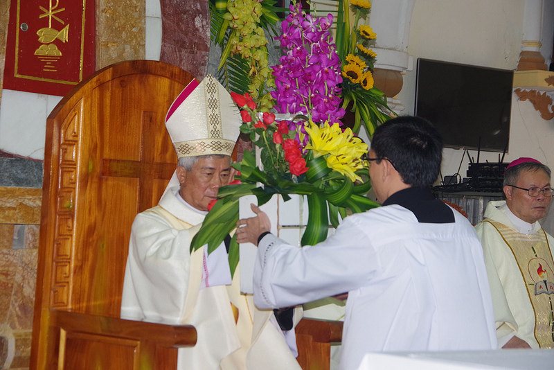 Thánh lễ nhậm chức Giám mục Giáo phận Vinh của Đức cha Anphong Nguyễn Hữu Long