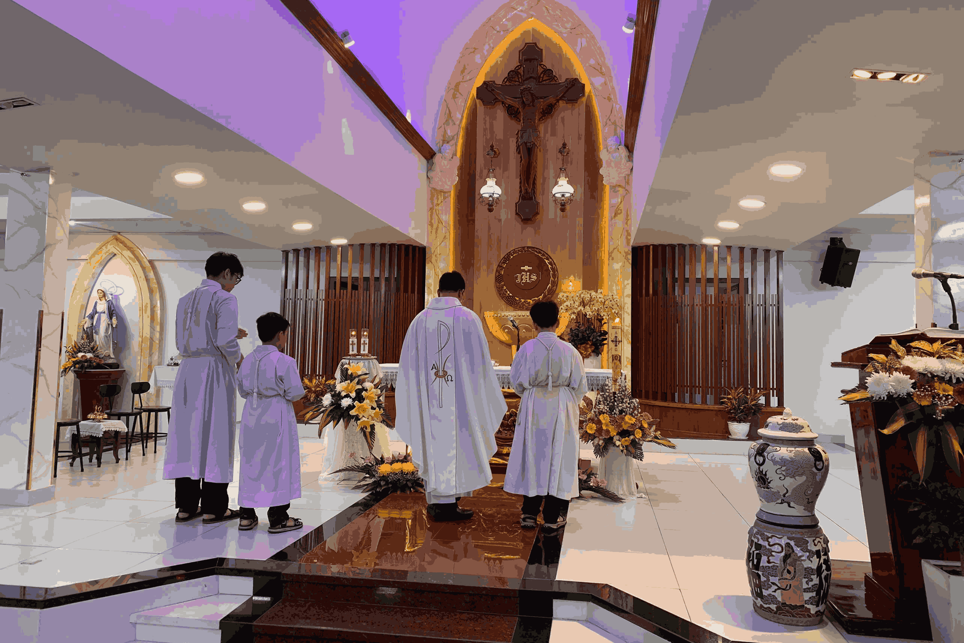 Giáo xứ Phú Quý: Thánh lễ kính Lòng Chúa Thương Xót