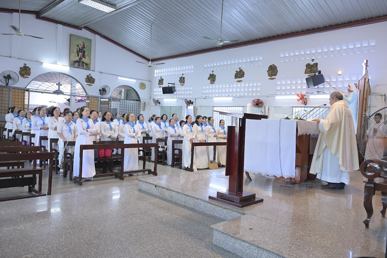 Thánh lễ cầu nguyện cho các linh mục hưu dưỡng tại Giáo xứ Môi Khôi