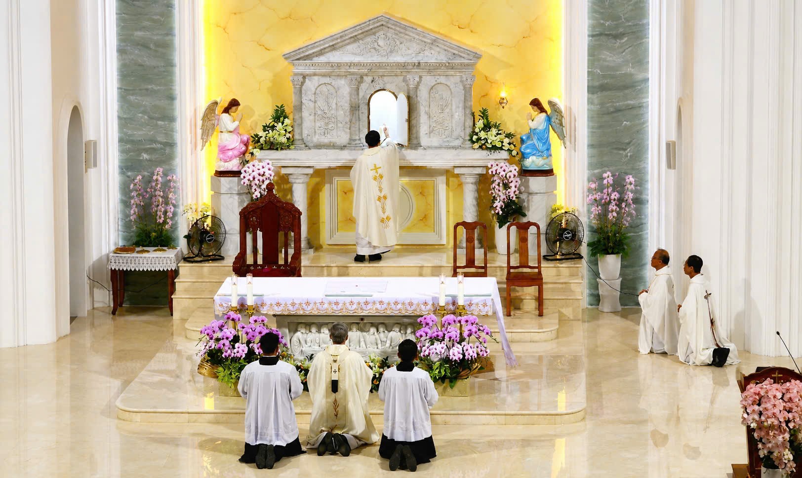 Giáo xứ Gò Mây hân hoan khánh thành và cung hiến ngôi Thánh đường mới