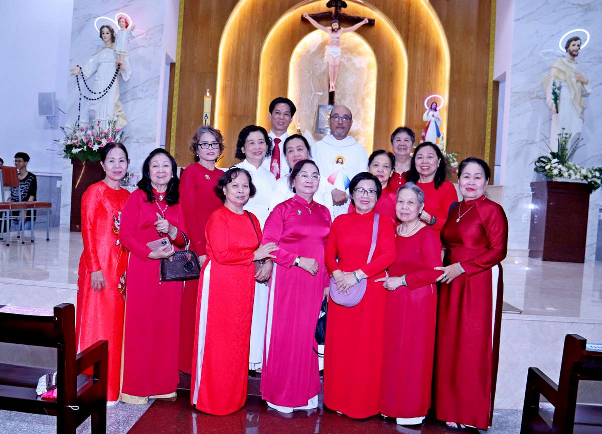 Giáo hạt Tân Định: Thánh lễ kính Lòng Chúa Thương Xót