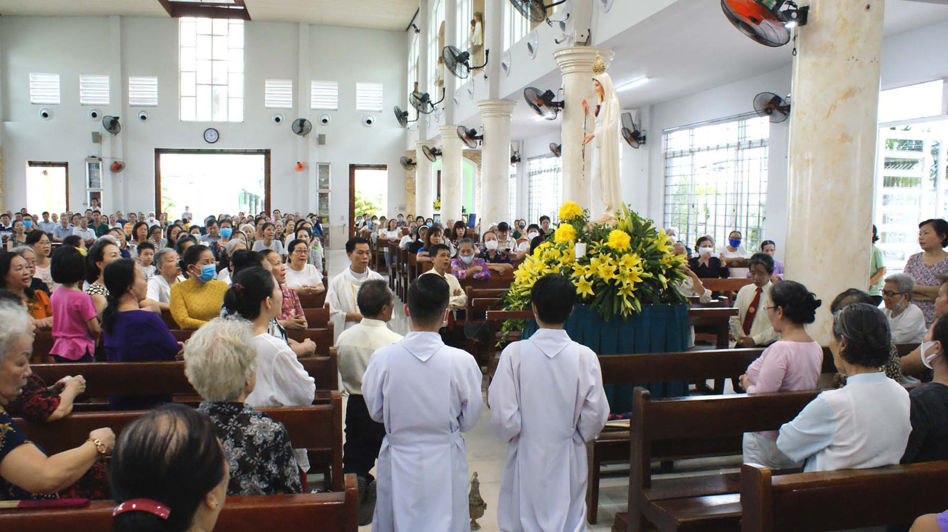 Giáo xứ Tân Việt: Thánh lễ kỷ niệm Đức Mẹ hiện ra tại Fatima ngày 13-5-2020