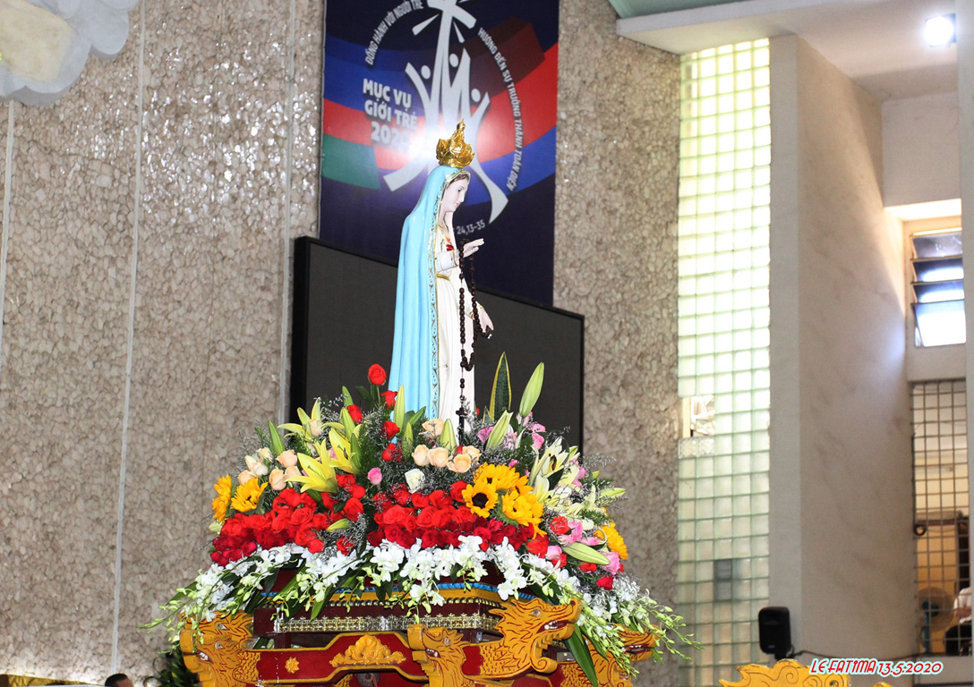 Giáo xứ Tân Phú: Lễ kỷ niệm Đức Mẹ hiện ra tại Fatima ngày 13-5-2020