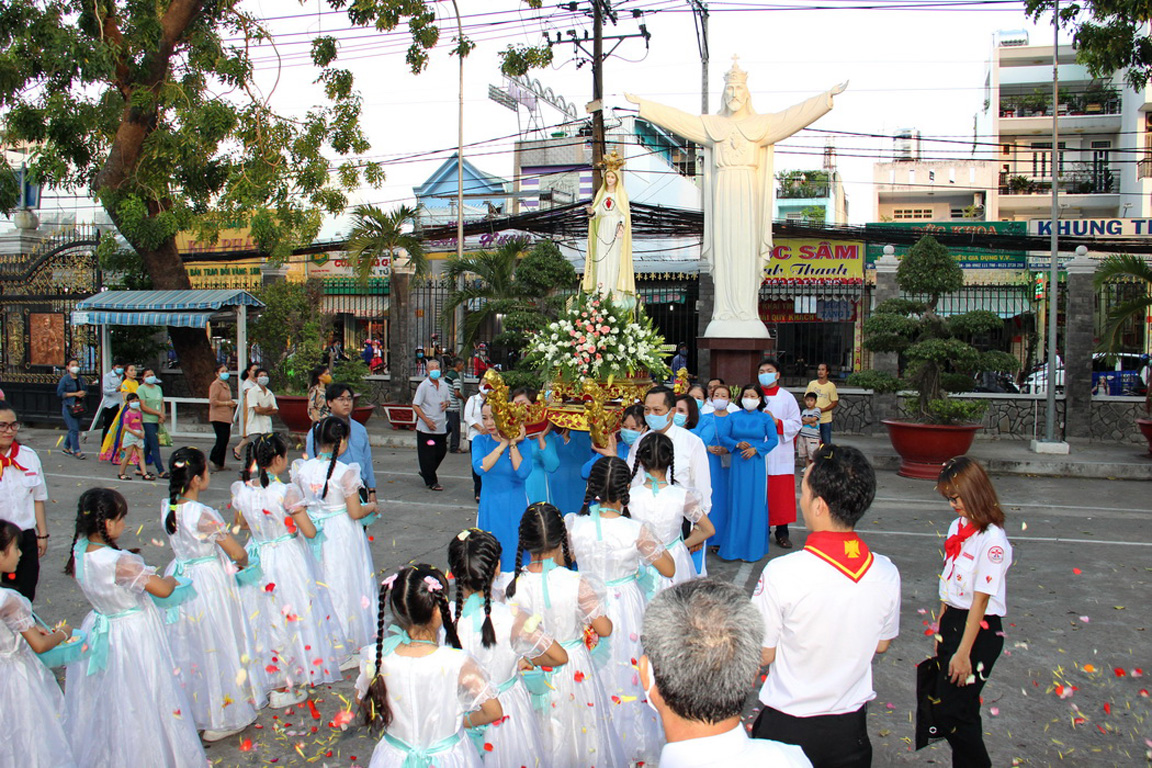 Giáo xứ Bình Thuận: Thánh lễ mừng kính Đức Mẹ Fatima ngày 13-5-2020